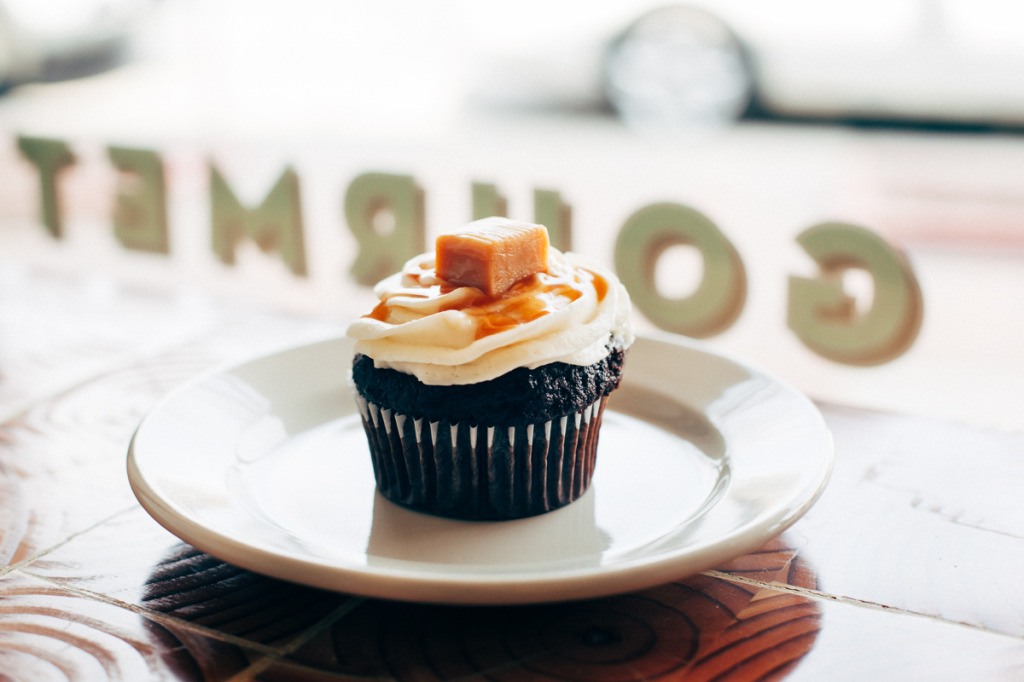 Carmel Chocolate Cupcake